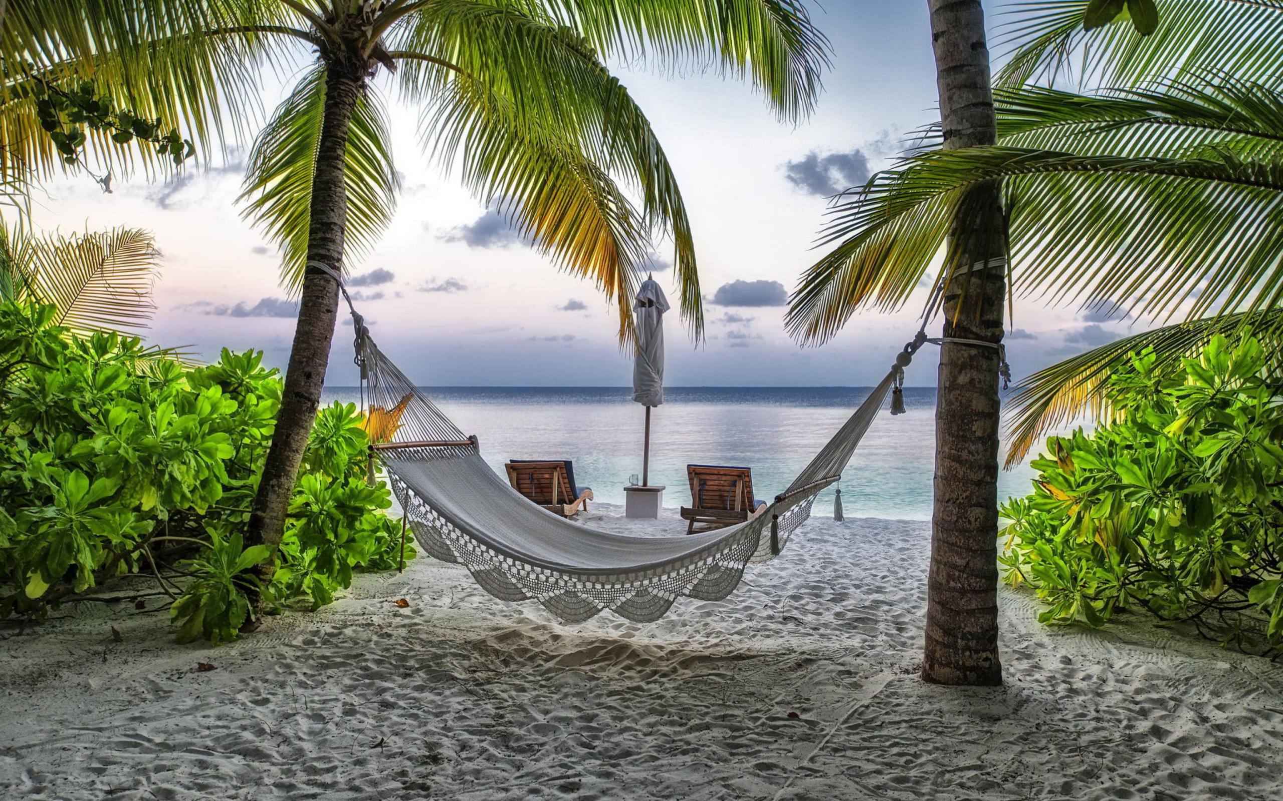 Hammock At Maldives Beach wallpaper 2560x1600