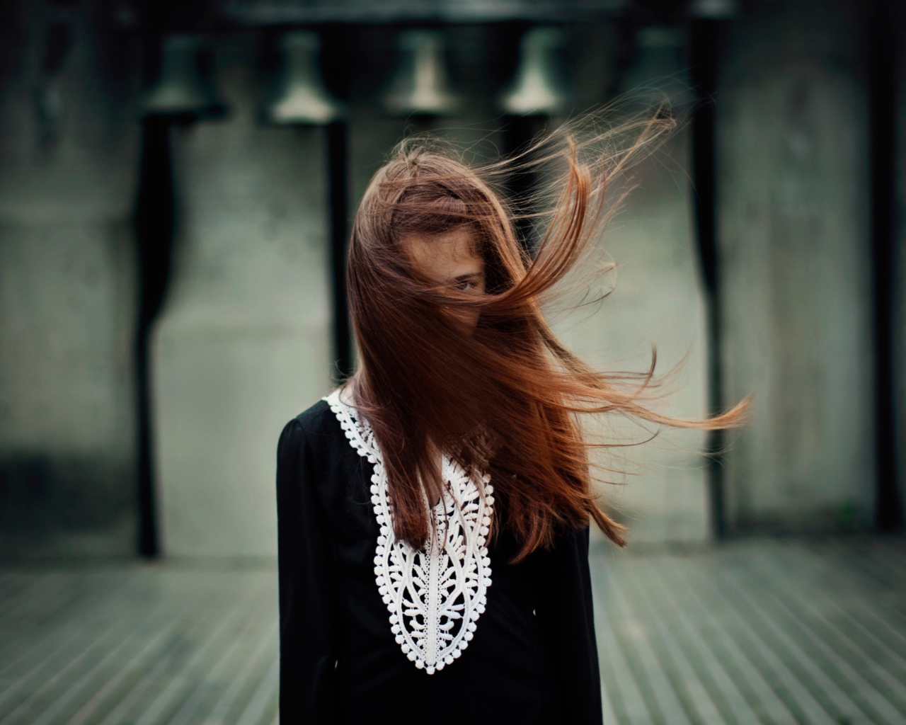 Brunette With Windy Hair screenshot #1 1280x1024
