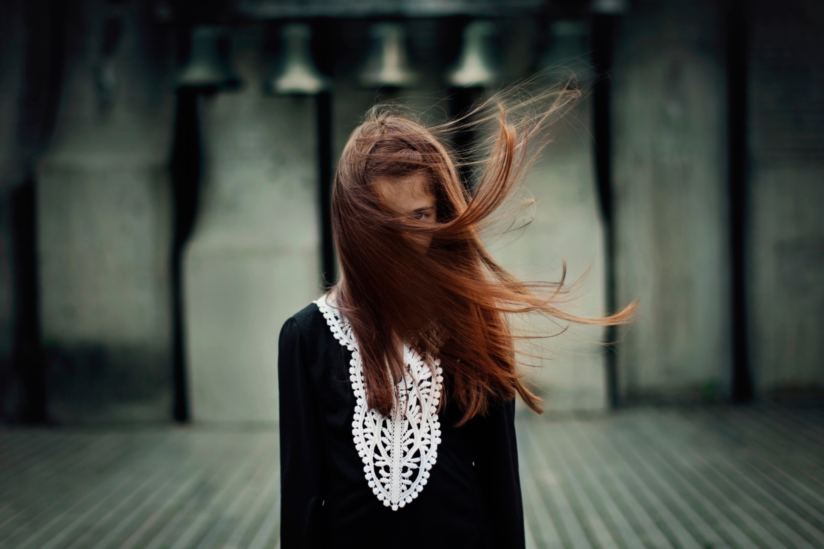 Brunette With Windy Hair screenshot #1 2880x1920