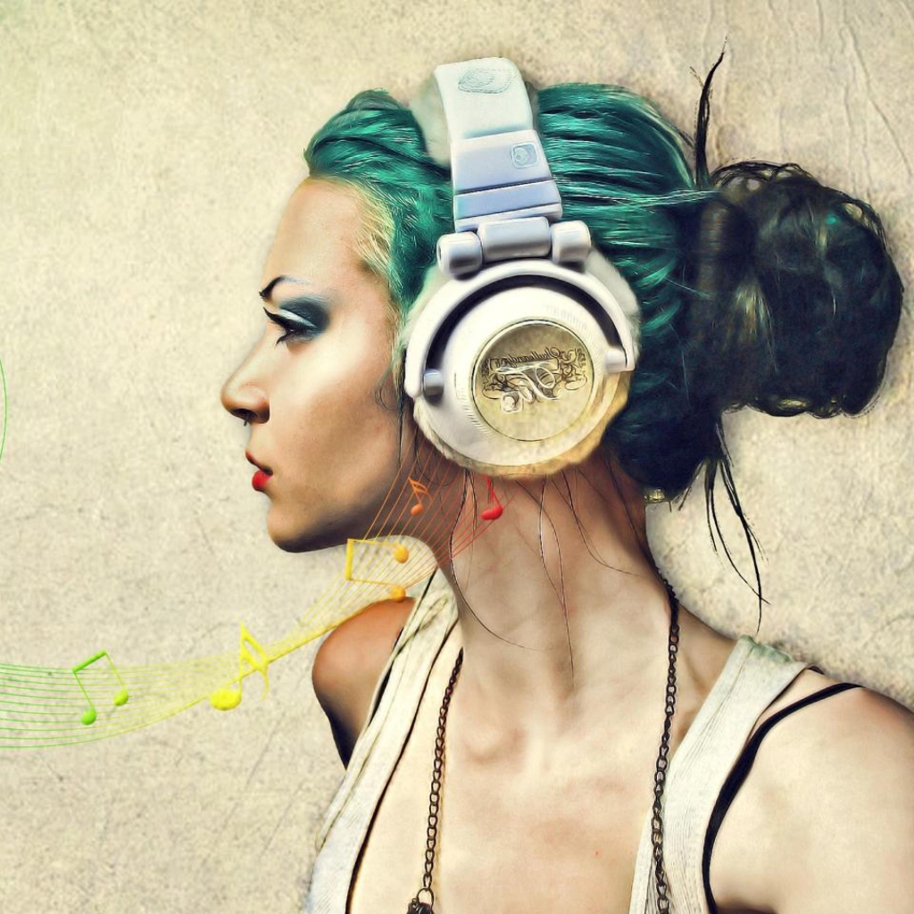 Обои Girl With Headphones Artistic Portrait 1024x1024