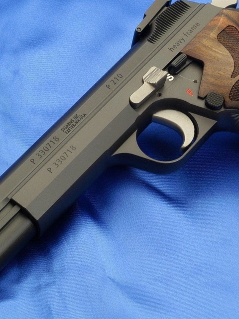 Das Sig P210 Pistole 49 Wallpaper 480x640