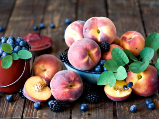 Das Blueberries and Peaches Wallpaper 320x240