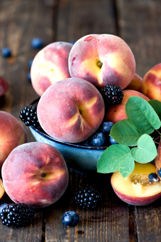 Blueberries and Peaches wallpaper 320x480