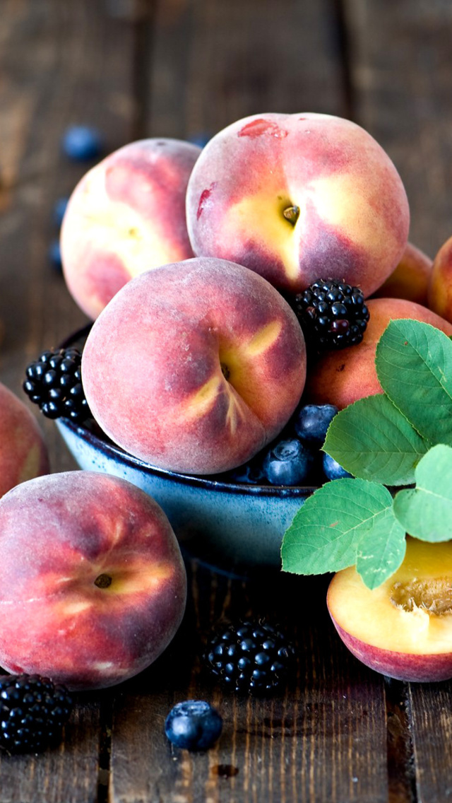 Blueberries and Peaches wallpaper 640x1136