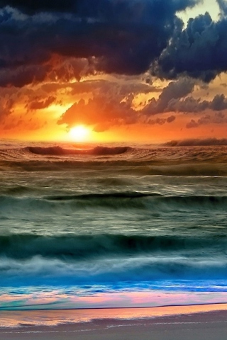 Das Colorful Sunset And Waves Wallpaper 320x480