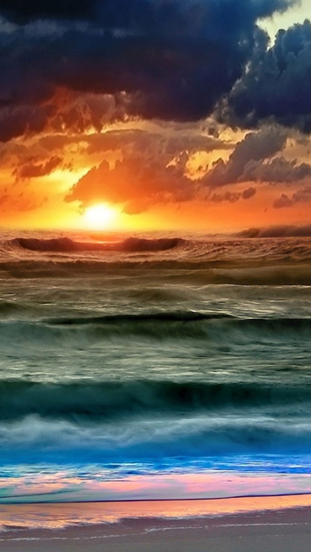 Обои Colorful Sunset And Waves 640x1136