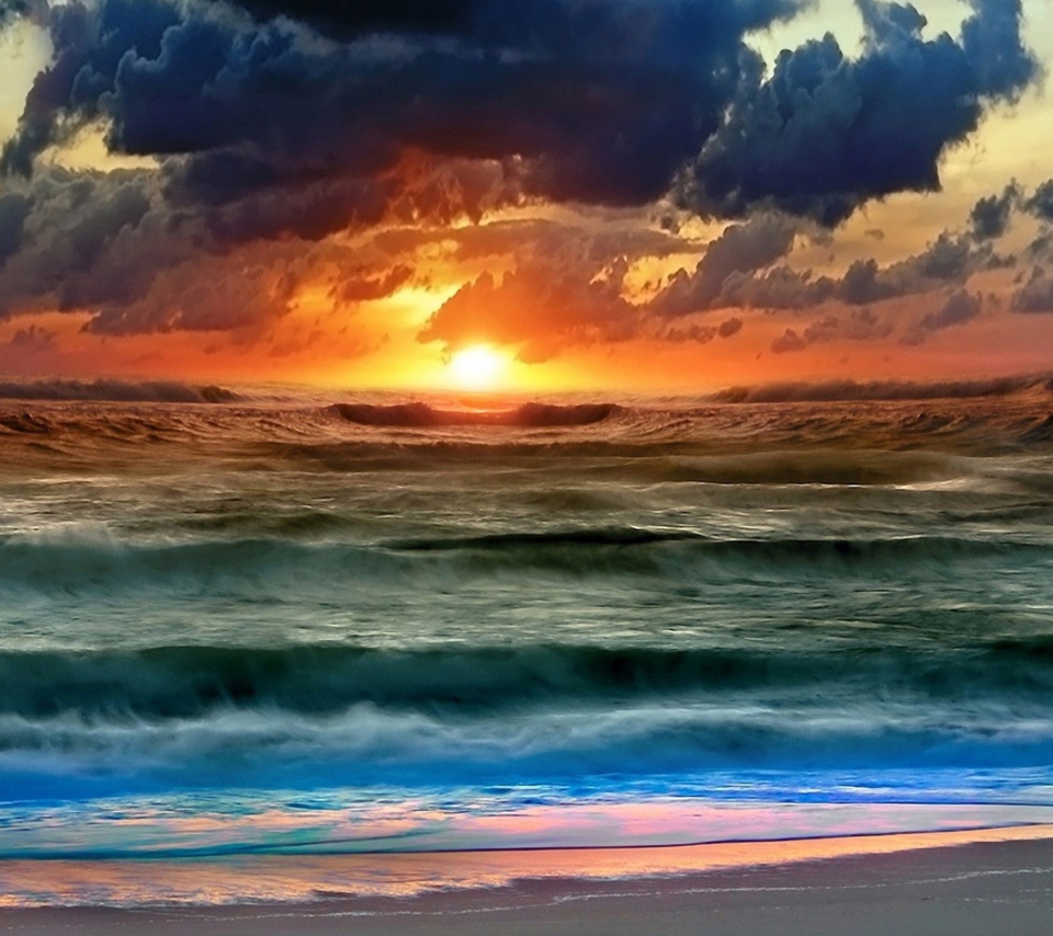 Обои Colorful Sunset And Waves 960x854