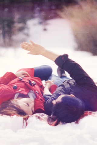 Couple In Snow screenshot #1 320x480