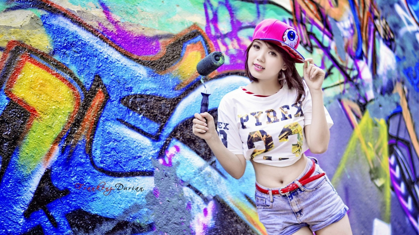 Das Cute Asian Graffiti Artist Girl Wallpaper 1366x768