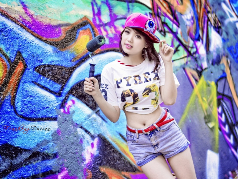 Cute Asian Graffiti Artist Girl wallpaper 800x600