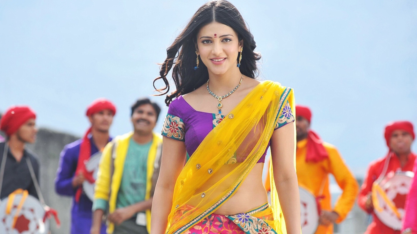 Shruti Hassan In Gabbar Singh wallpaper 1366x768