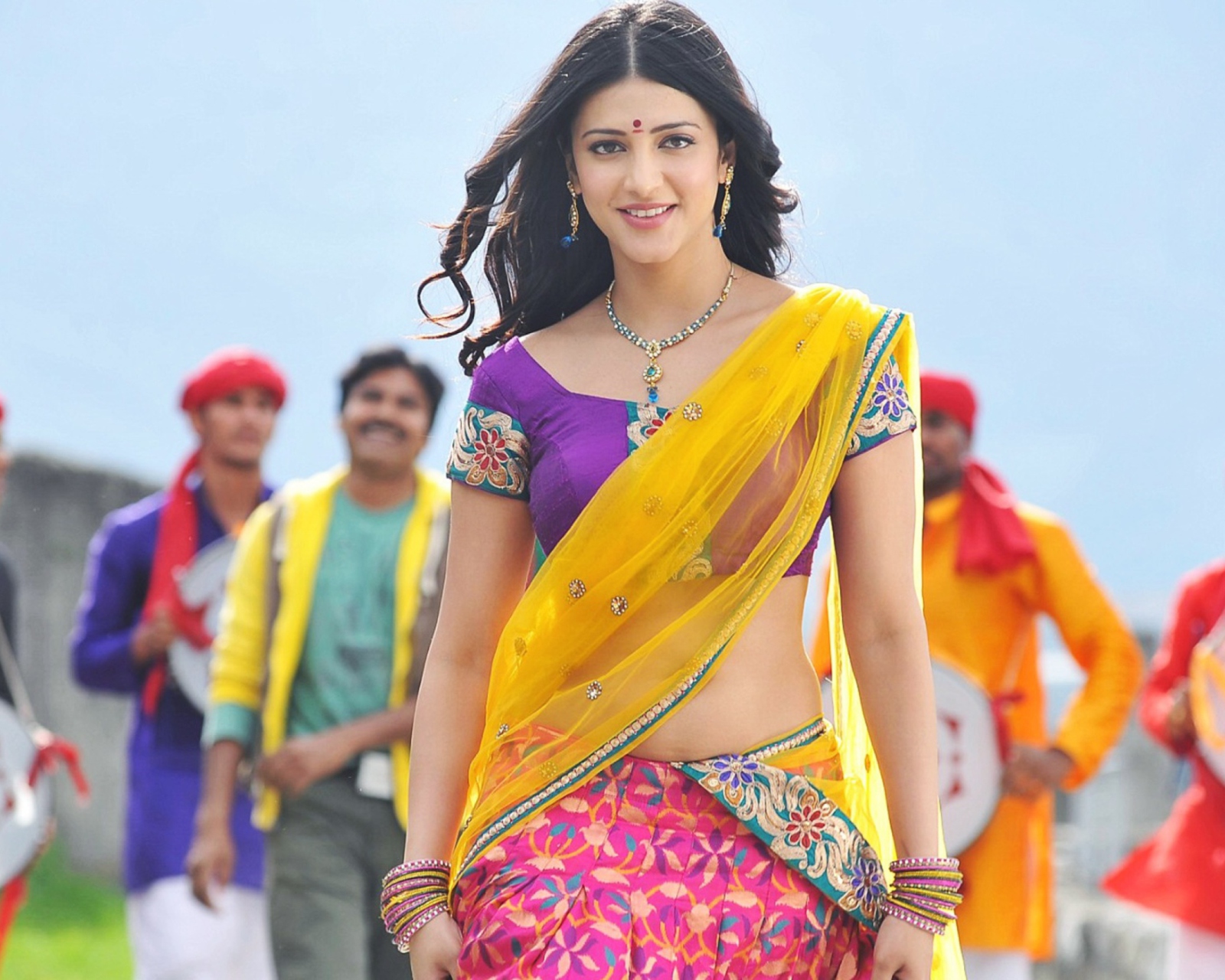 Das Shruti Hassan In Gabbar Singh Wallpaper 1600x1280