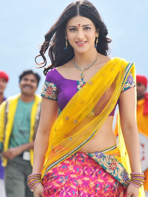 Shruti Hassan In Gabbar Singh wallpaper 480x640