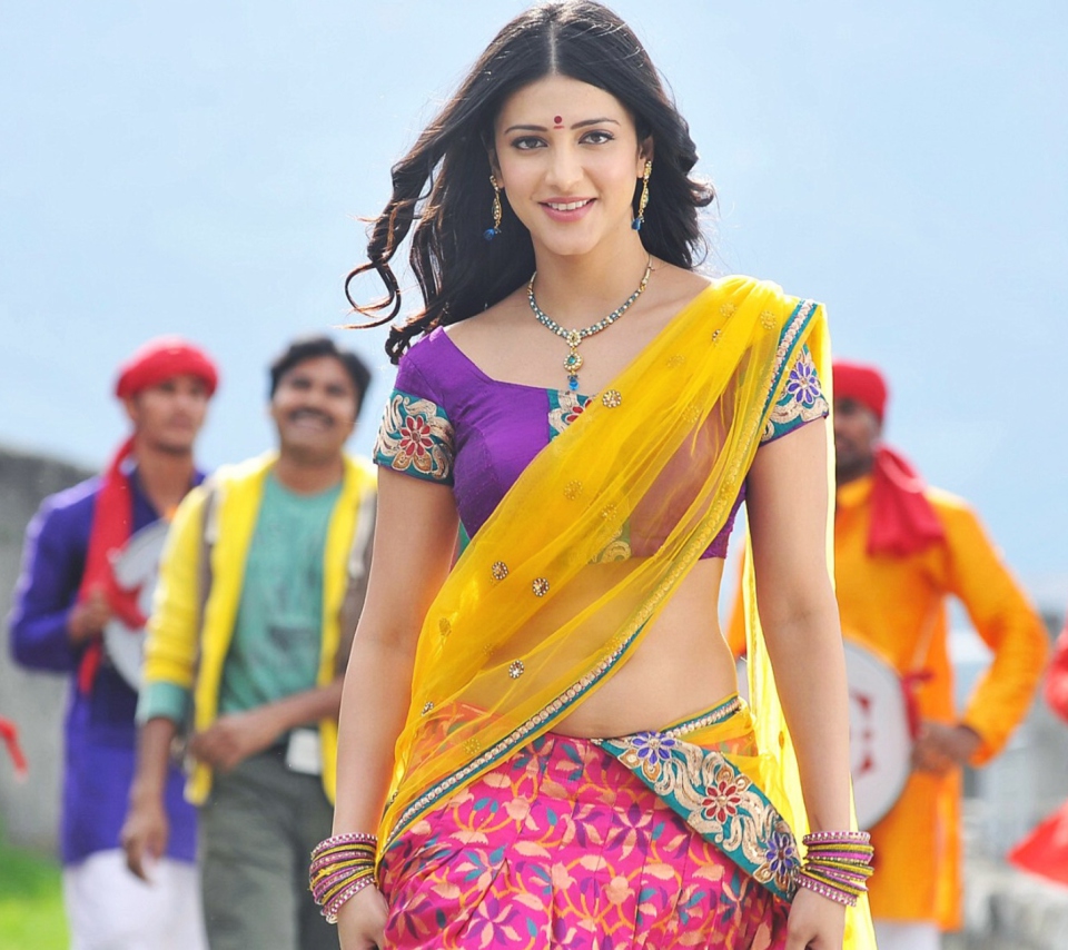 Shruti Hassan In Gabbar Singh wallpaper 960x854