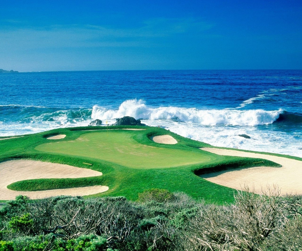 Das Golf Field By Sea Wallpaper 960x800