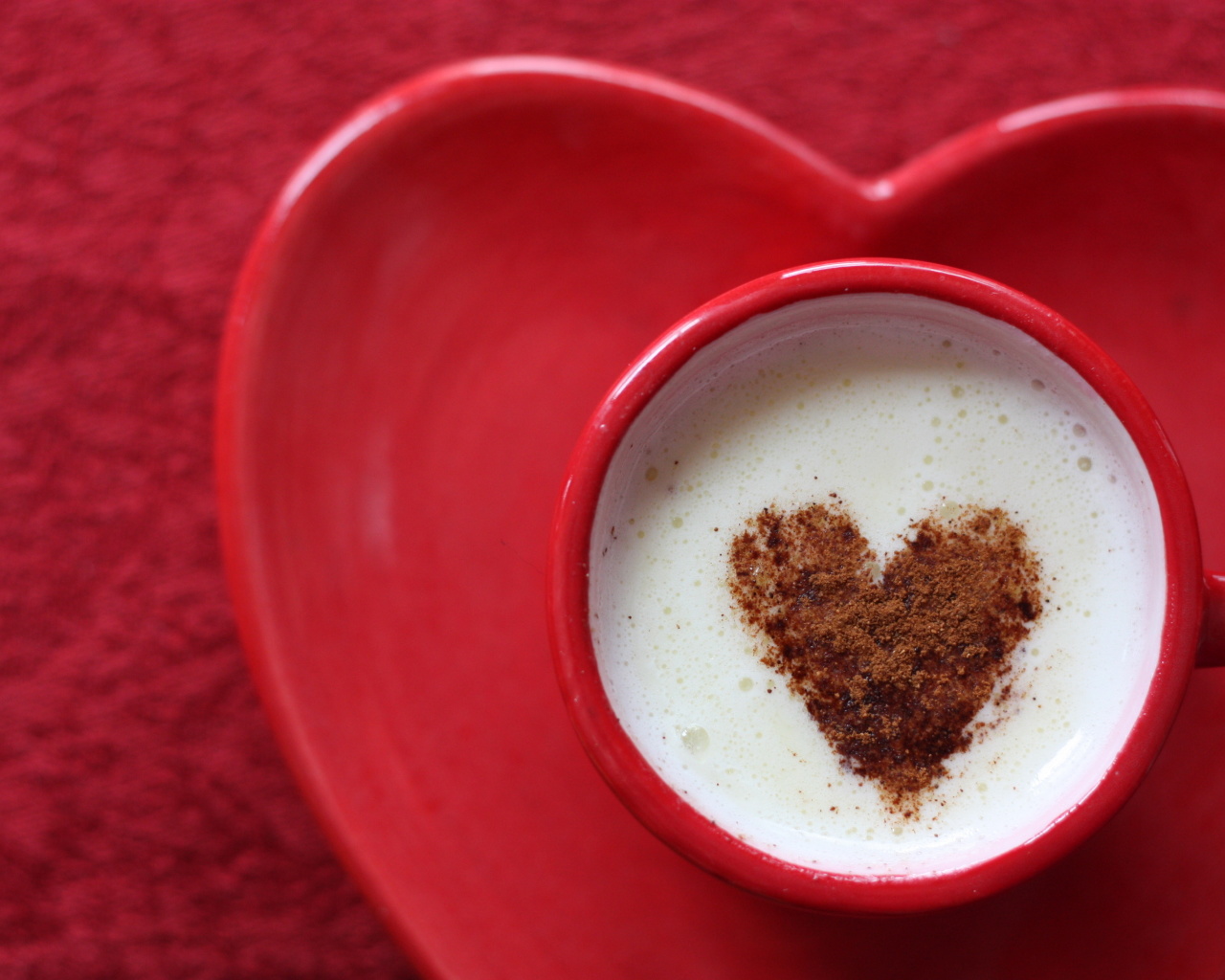 Small coffee mug and heart plate screenshot #1 1280x1024