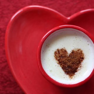 Small coffee mug and heart plate - Obrázkek zdarma pro iPad
