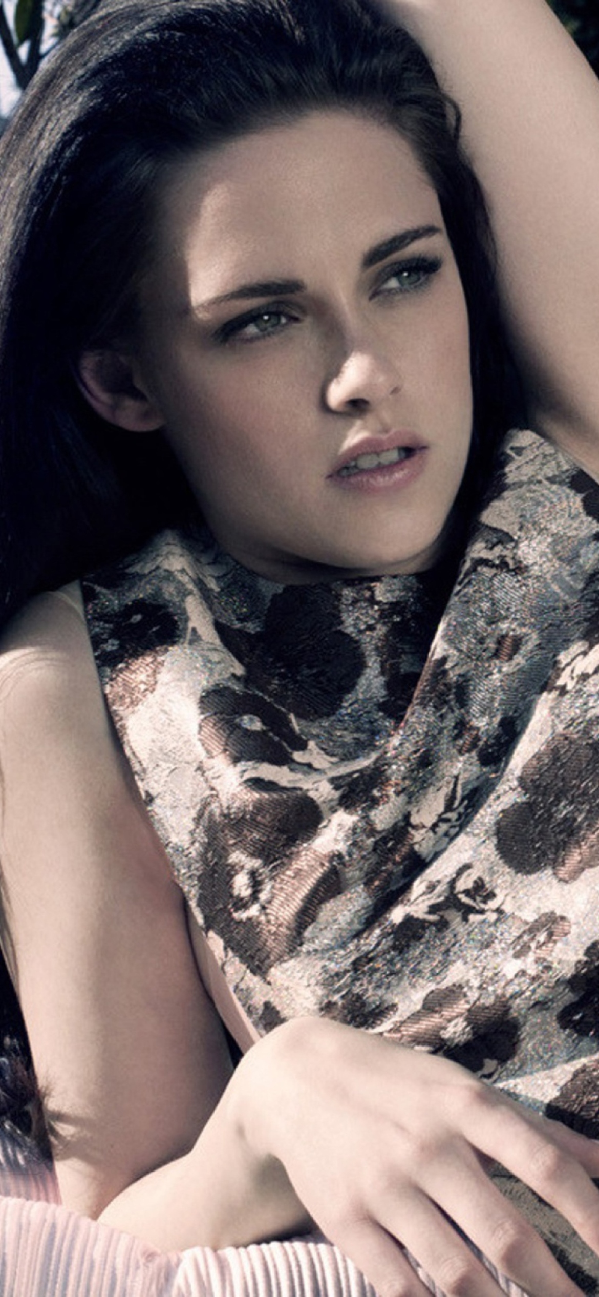 Kristen Stewart wallpaper 1170x2532