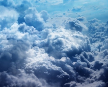 Das Wonderful Clouds Wallpaper 220x176