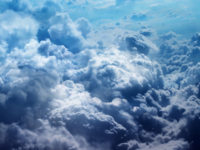 Das Wonderful Clouds Wallpaper 640x480