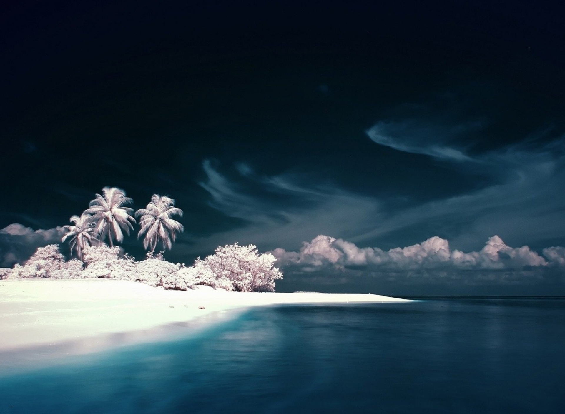 Snow White Beach screenshot #1 1920x1408