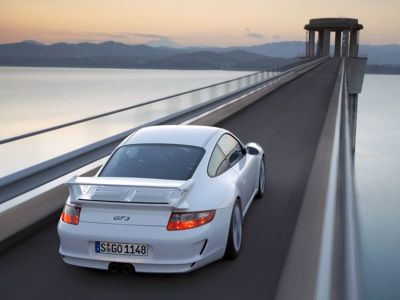 Screenshot №1 pro téma Porsche 911 Gt3 1280x960