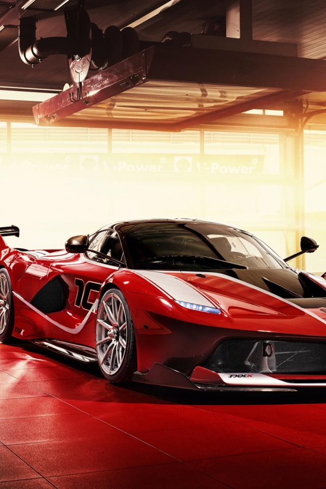 Das Ferrari FXX K Wallpaper 640x960