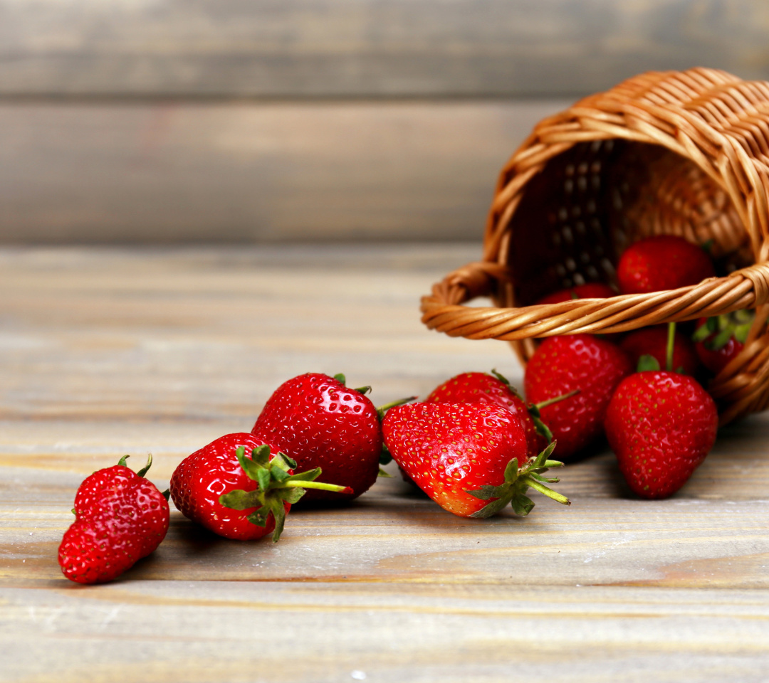 Обои Strawberry Fresh Berries 1080x960