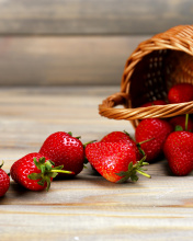 Обои Strawberry Fresh Berries 176x220