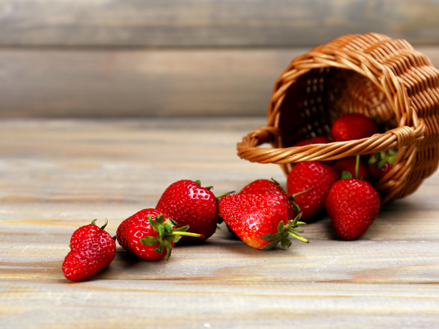 Strawberry Fresh Berries wallpaper 640x480