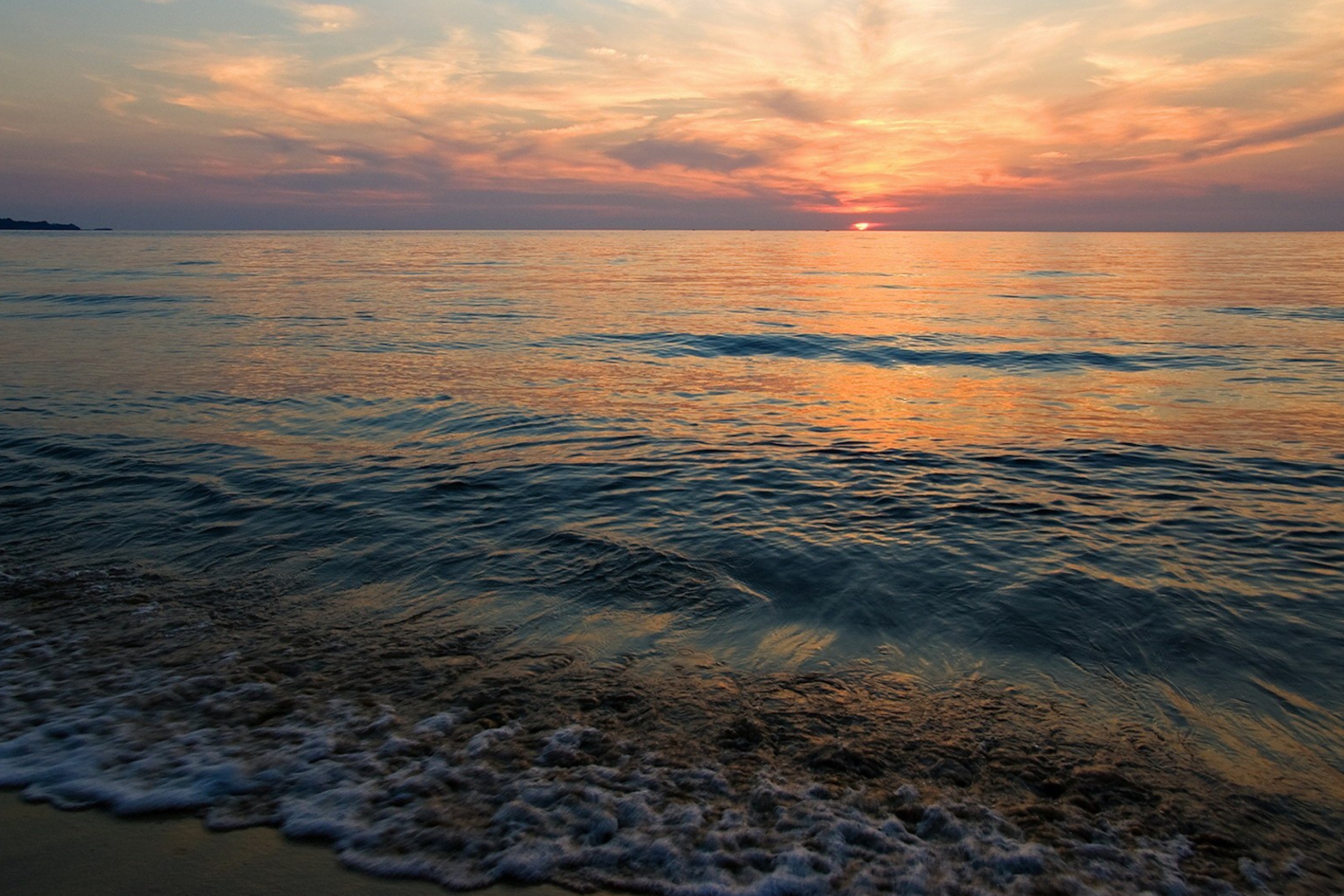 Спокойное фото. Черное море штиль. Штиль в тихом океане. Азовское море в штиль. Лазурное черное море.