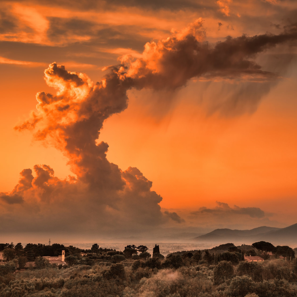 Weather in Tuscany wallpaper 1024x1024