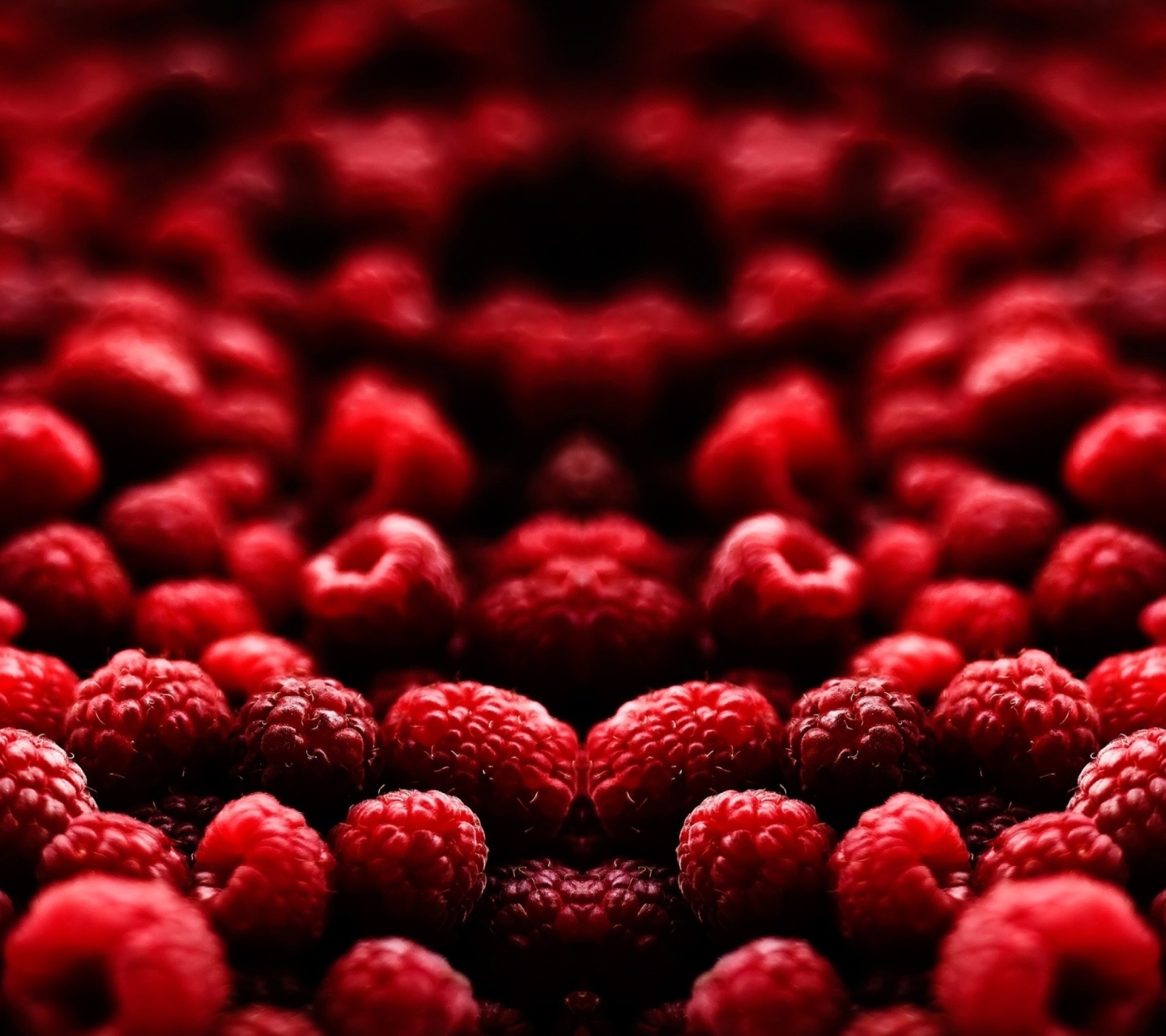 Appetizing Raspberries wallpaper 1440x1280