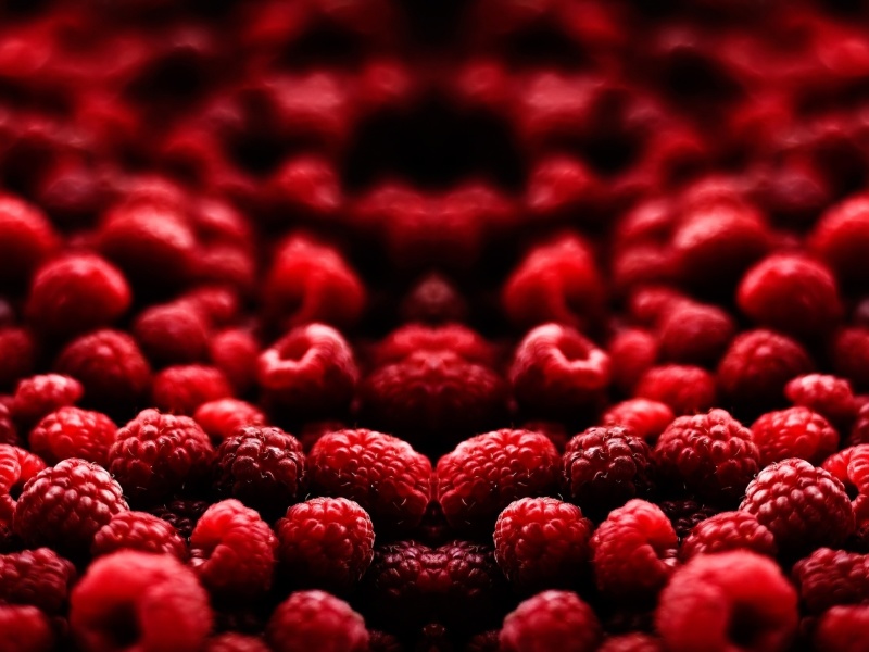 Appetizing Raspberries wallpaper 800x600