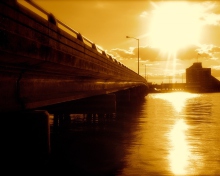 Sunlit Bridge screenshot #1 220x176