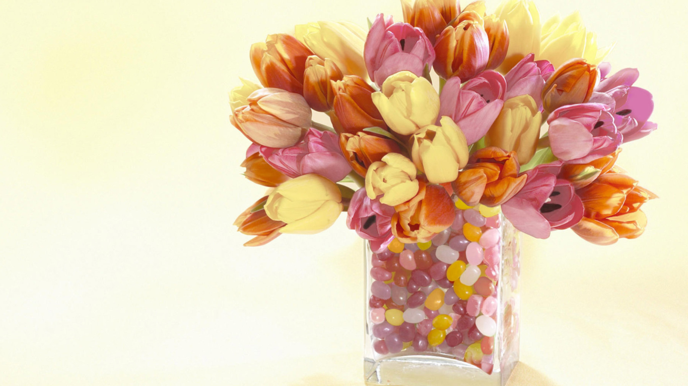 Fondo de pantalla Tulip Wedding Bouquets 1366x768