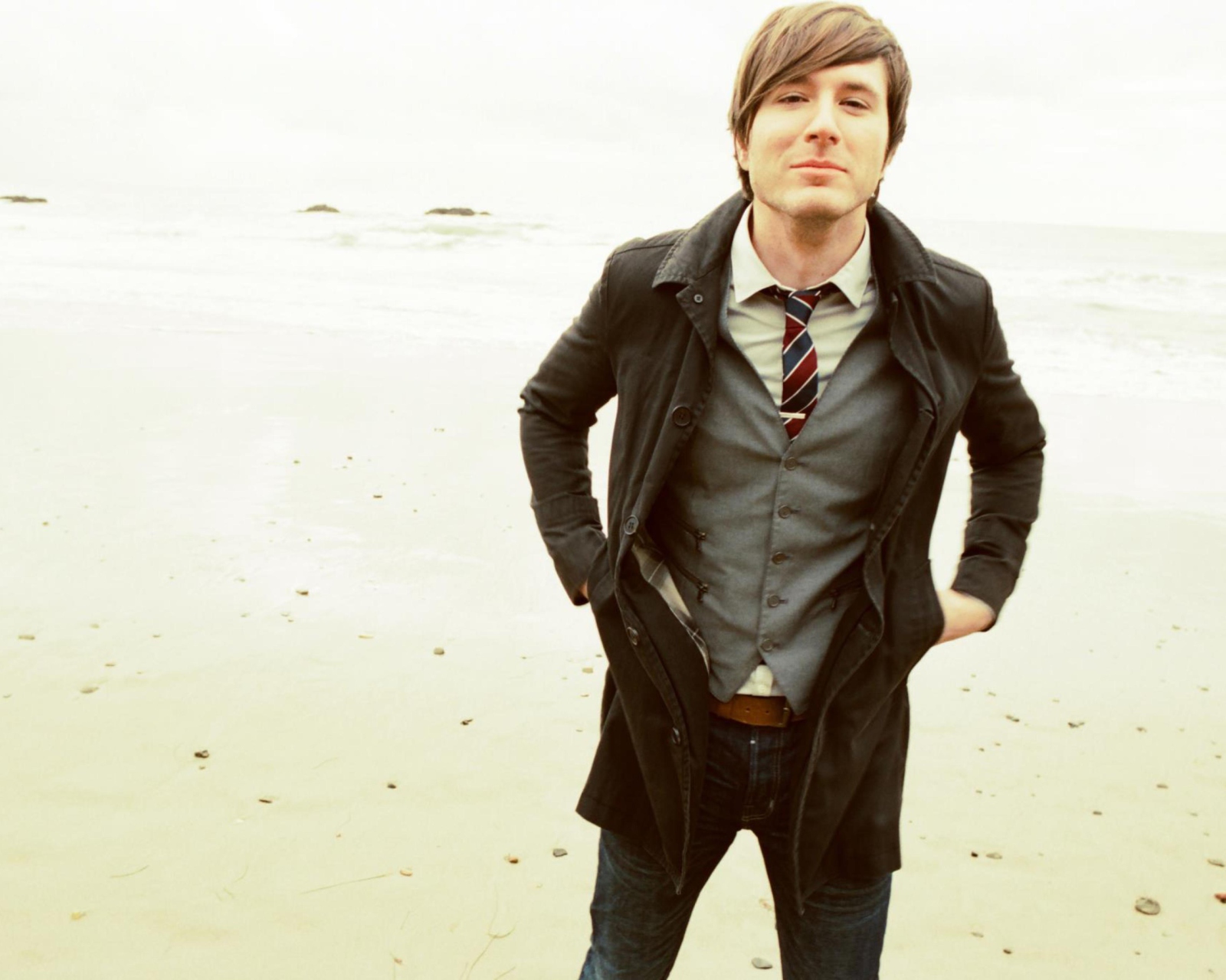 Обои Owl City - Adam Young 1600x1280