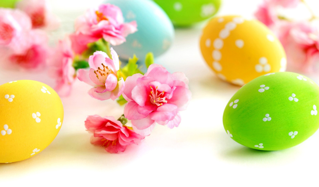 Sfondi Easter Eggs and Spring Flowers 1024x600
