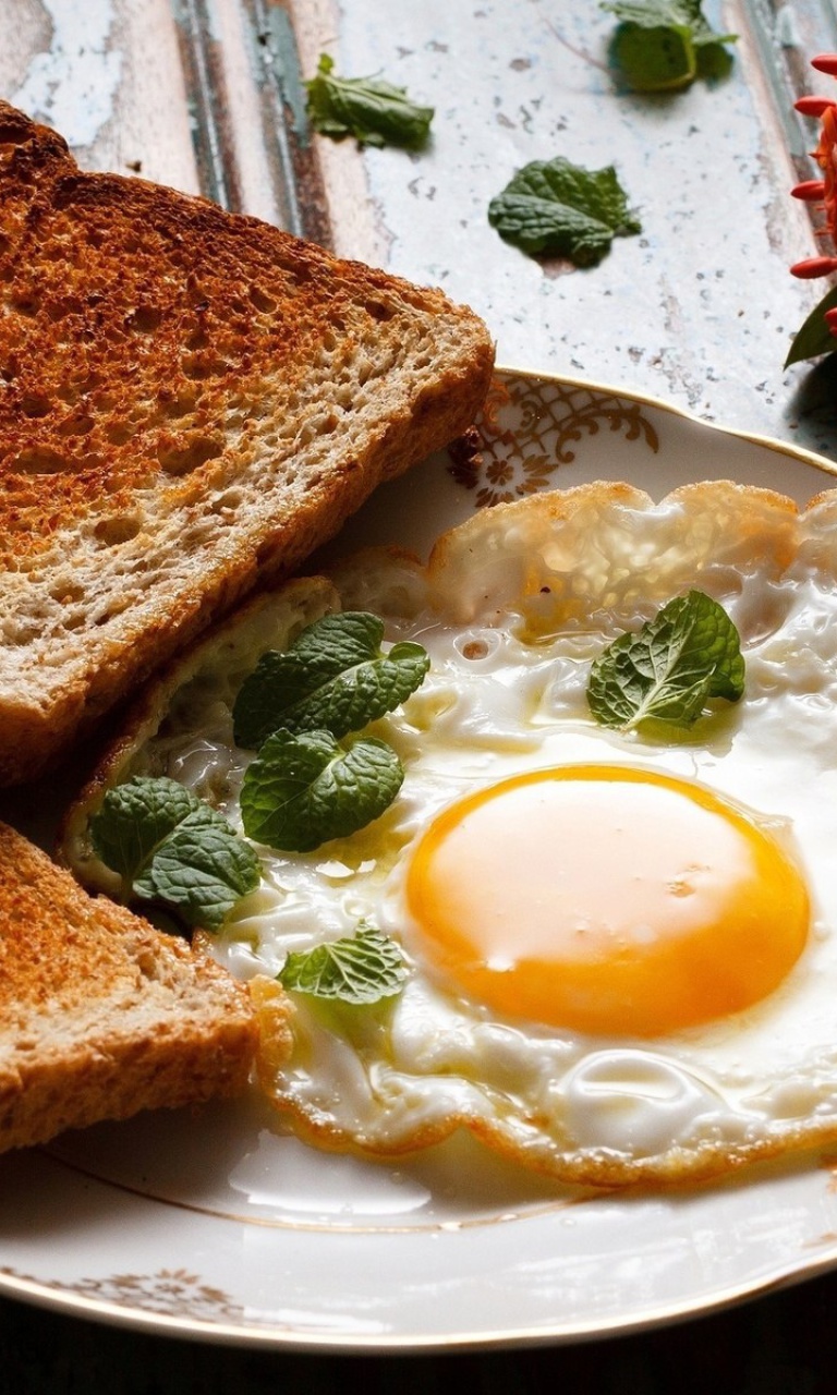 Breakfast with toast and scrambled eggs wallpaper 768x1280