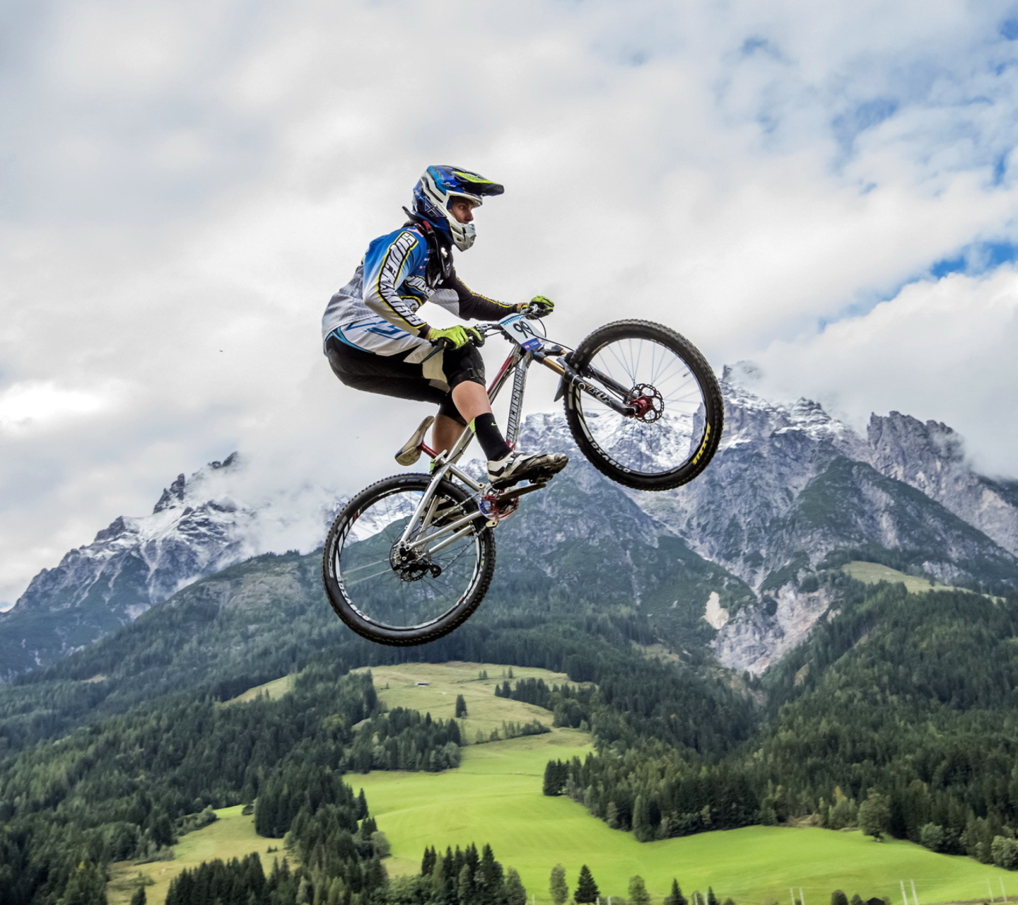 Bike Jump wallpaper 1440x1280