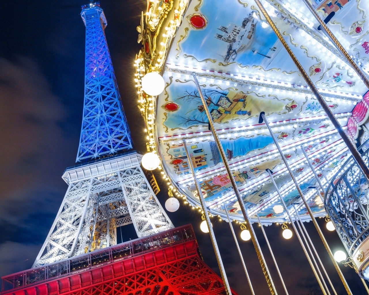 Fondo de pantalla Eiffel Tower in Paris and Carousel 1280x1024