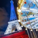 Das Eiffel Tower in Paris and Carousel Wallpaper 128x128