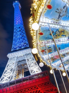 Обои Eiffel Tower in Paris and Carousel 240x320