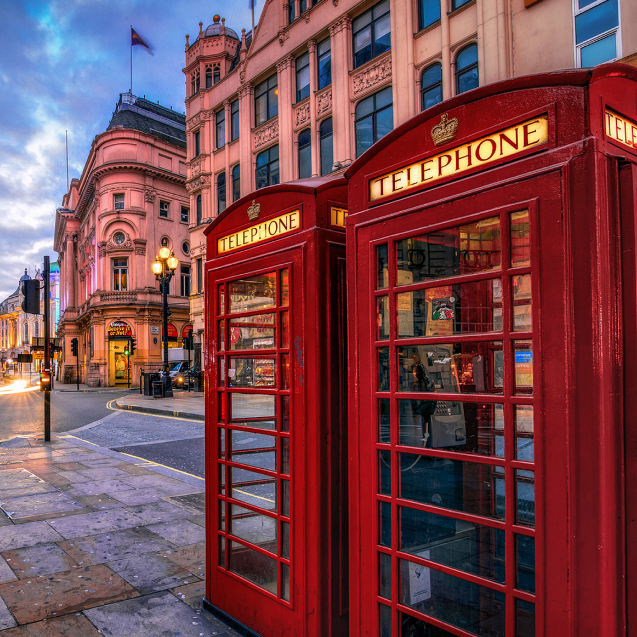 Fondo de pantalla London Phone Booths 2048x2048