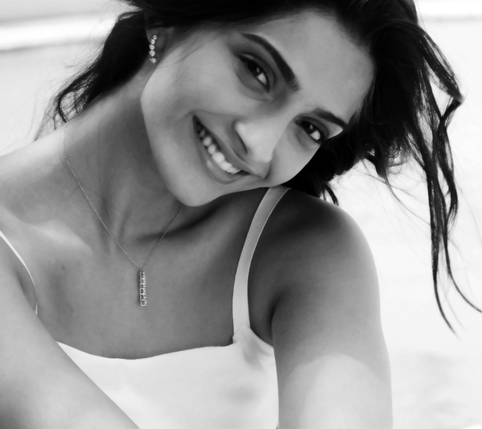 Sonam Kapoor wallpaper 960x854