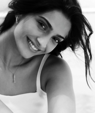 Sonam Kapoor - Obrázkek zdarma pro Nokia Lumia 800