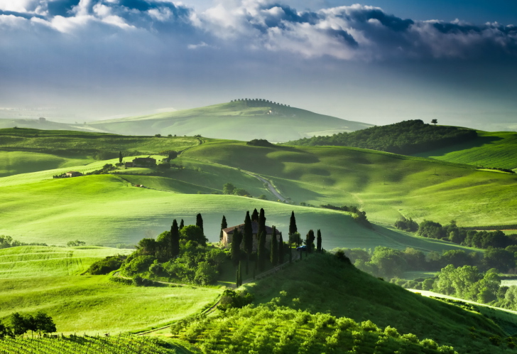 San Quirico d'Orcia, Tuscany, Italy wallpaper