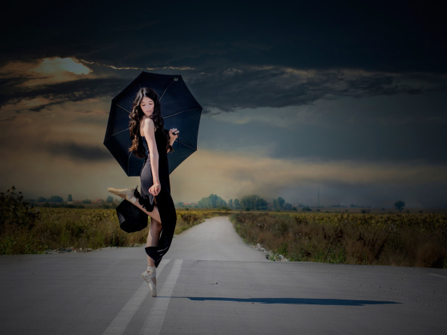 Ballerina with black umbrella wallpaper 640x480