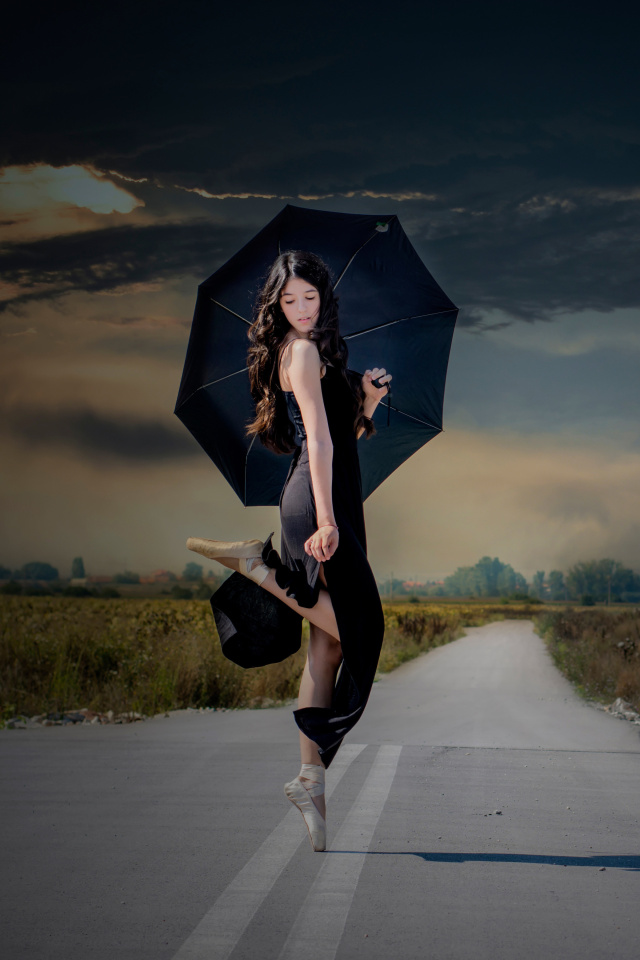 Обои Ballerina with black umbrella 640x960