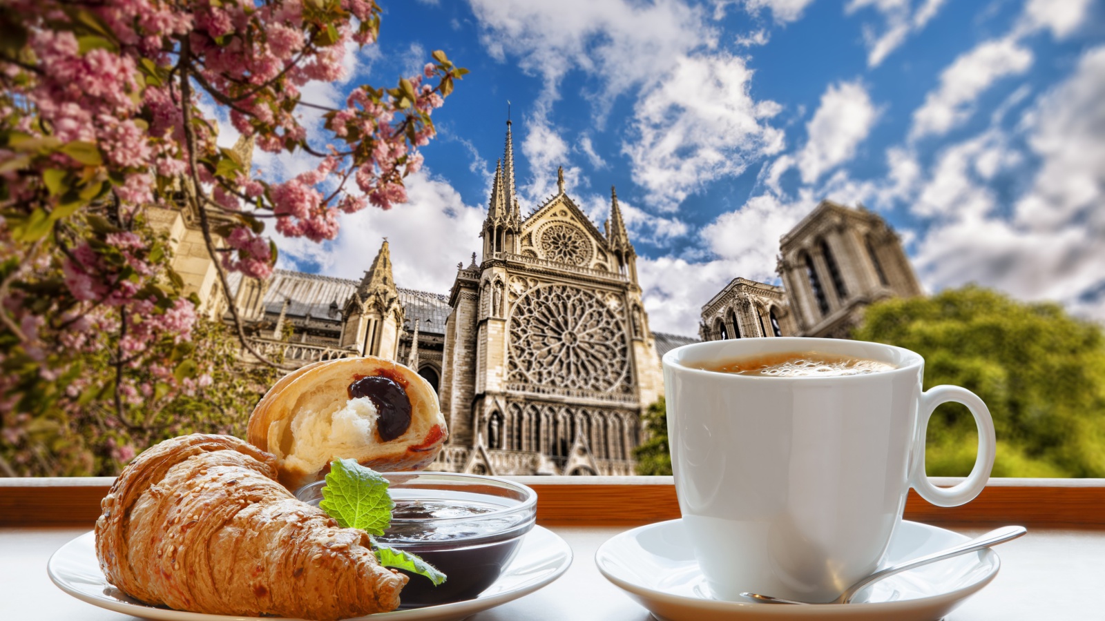 Breakfast in Paris screenshot #1 1600x900